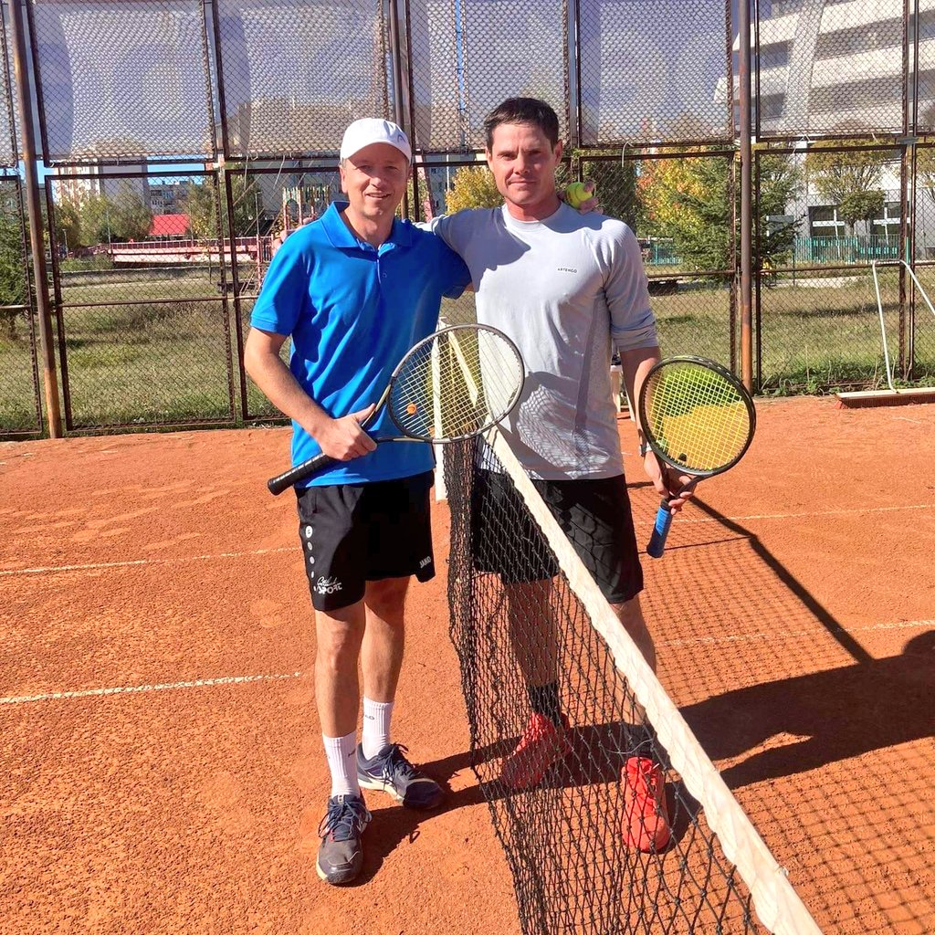 Gkn's tweet photo. Первый раз играю с Иво на грунте и первый выигранный сет 💪🏻🎾 https://t.co/G5nEqXGViy