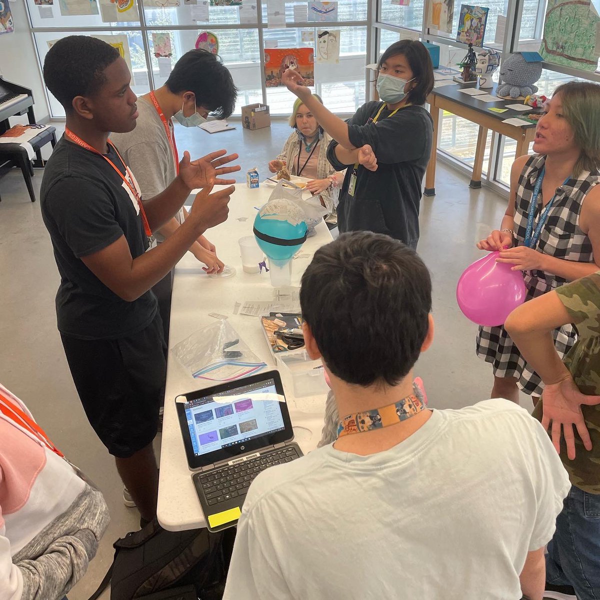 Carnegie Vanguard HS (CarnegieRhinos) さんのイラスト・マンガ作品まとめ (1 件) Twoucan