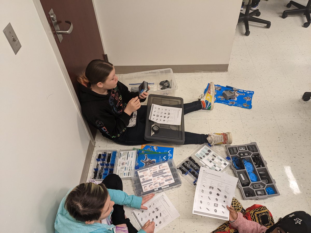 DrWeeksSuperSpecialsTeam tweet media