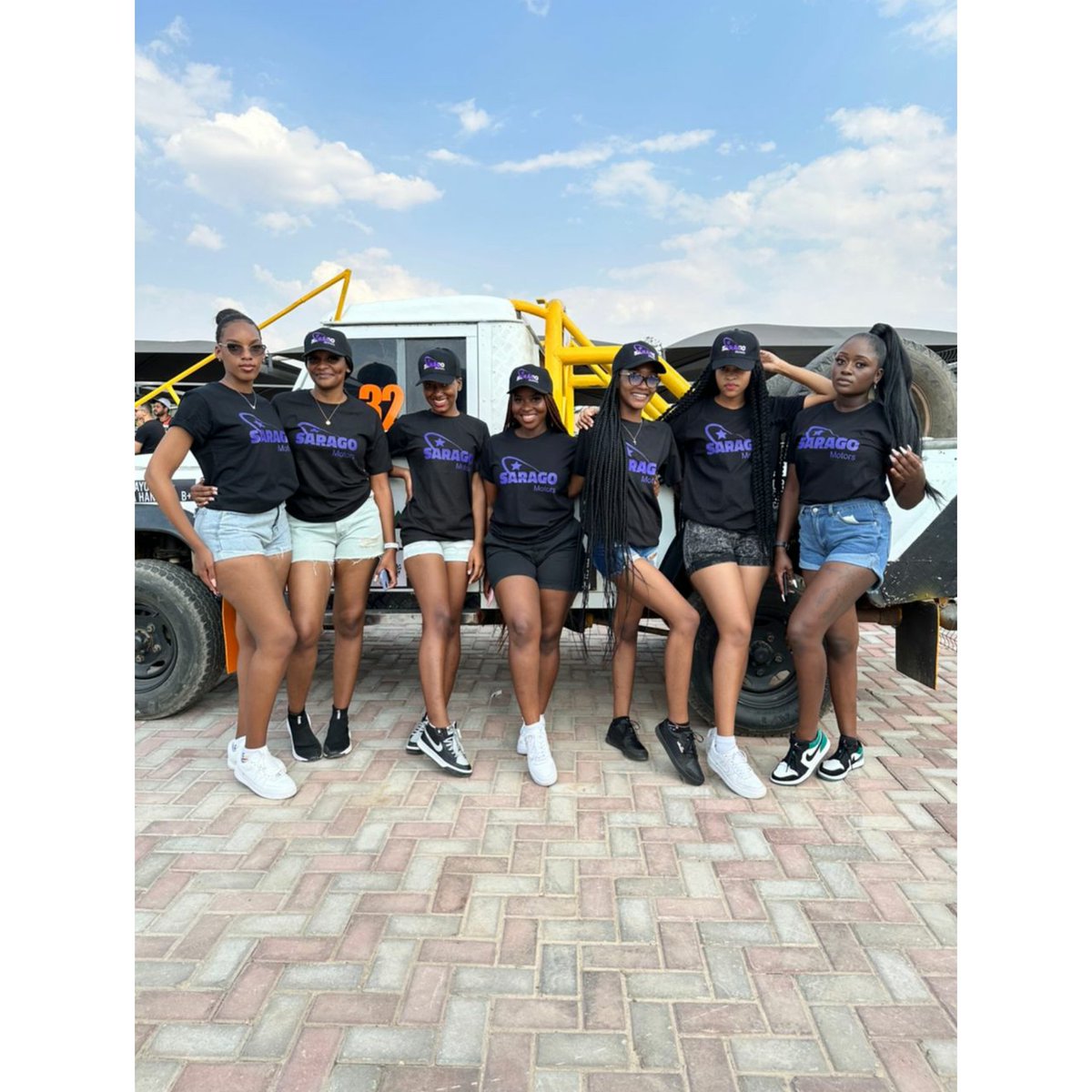 RSikaneta's tweet photo. God gave me a gift and I've been using it.. 😩❤😊
Saragomotorszambia brand ambassador.
#model101 #saragomotorszambia #rbsglam https://t.co/zC8CPBgyR3