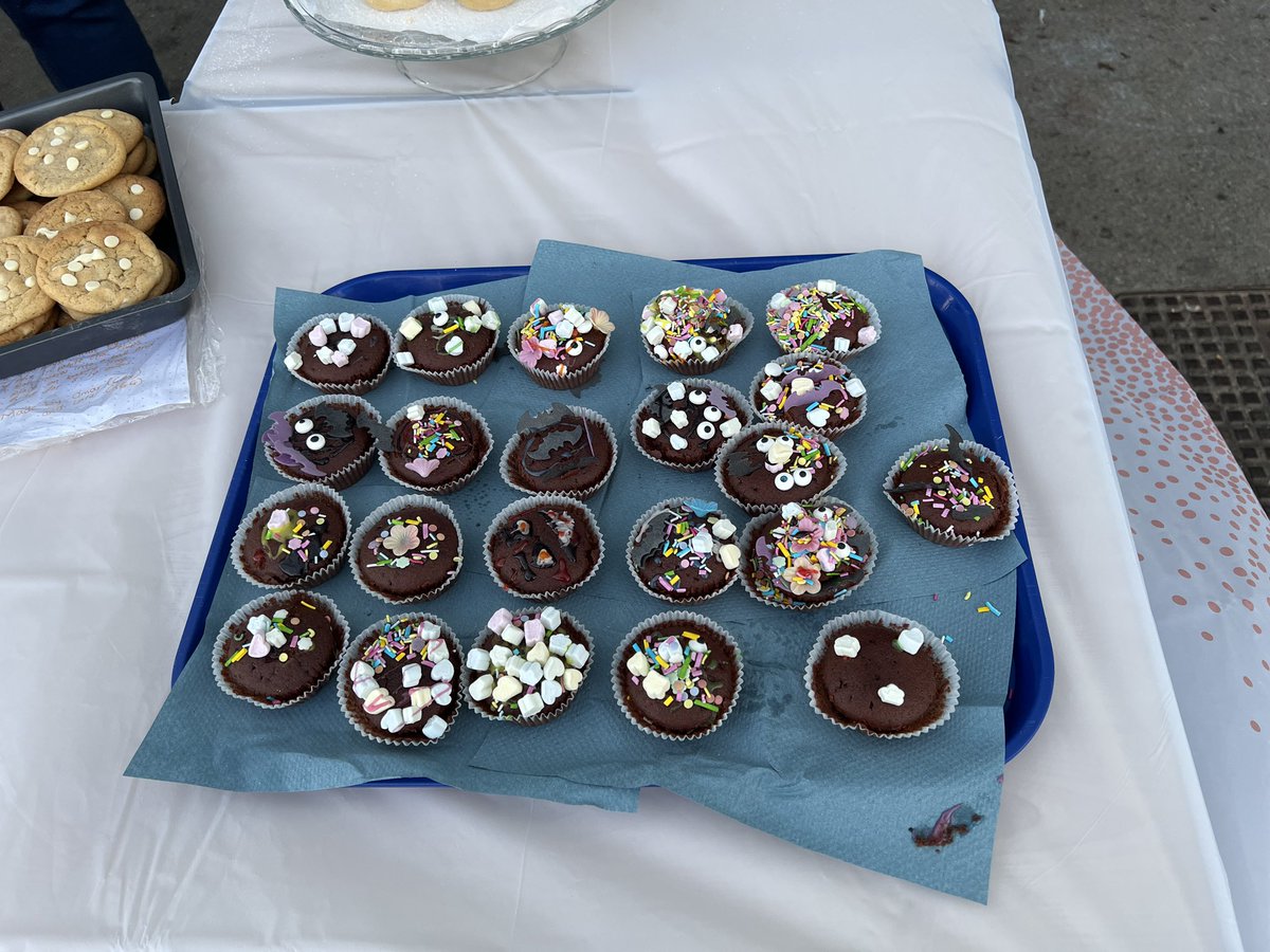 Goresbrook School PTA (@gbspta) on Twitter photo Thank you to all the families that baked, donated and bought cake from us today! We made just over £100 for Breast Cancer Reseach. <a href="/GoresbrookSc/">Goresbrook School</a> community you are awesome! <a href="/IoanaDragoi3/">Ioana Dragoi</a> <a href="/JacquiCoopee/">Jacqui Cooper</a> thank you for all your help! Couldn’t have done it without you happy half term! Thank you to all the families that baked, donated and bought cake from us today! We made just over £100 for Breast Cancer Reseach. <a href="/GoresbrookSc/">Goresbrook School</a> community you are awesome! <a href="/IoanaDragoi3/">Ioana Dragoi</a> <a href="/JacquiCoopee/">Jacqui Cooper</a> thank you for all your help! Couldn’t have done it without you happy half term!