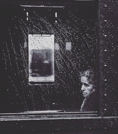 “Seni soruyorlar. Öldü mü diyeyim yoksa dönecek mi? İkisi de imkânsız değil mi? Çünkü biliyorum; asla geri dönmezsin ve biliyorsun; sen benim için asla ölmezsin! 

Cemal Süreya