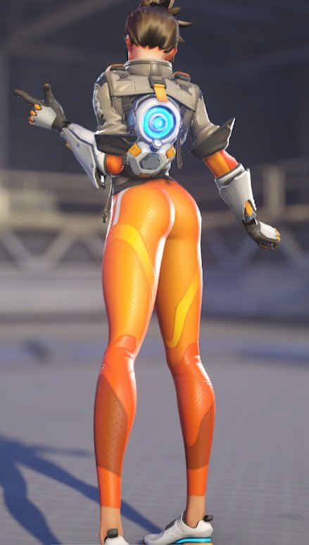 Did they make tracer's thighs thicker in overwatch 2? : r/Overwatch