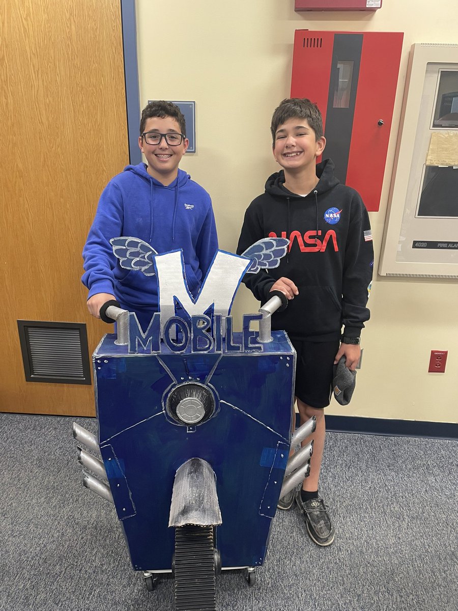 Christina tweet media