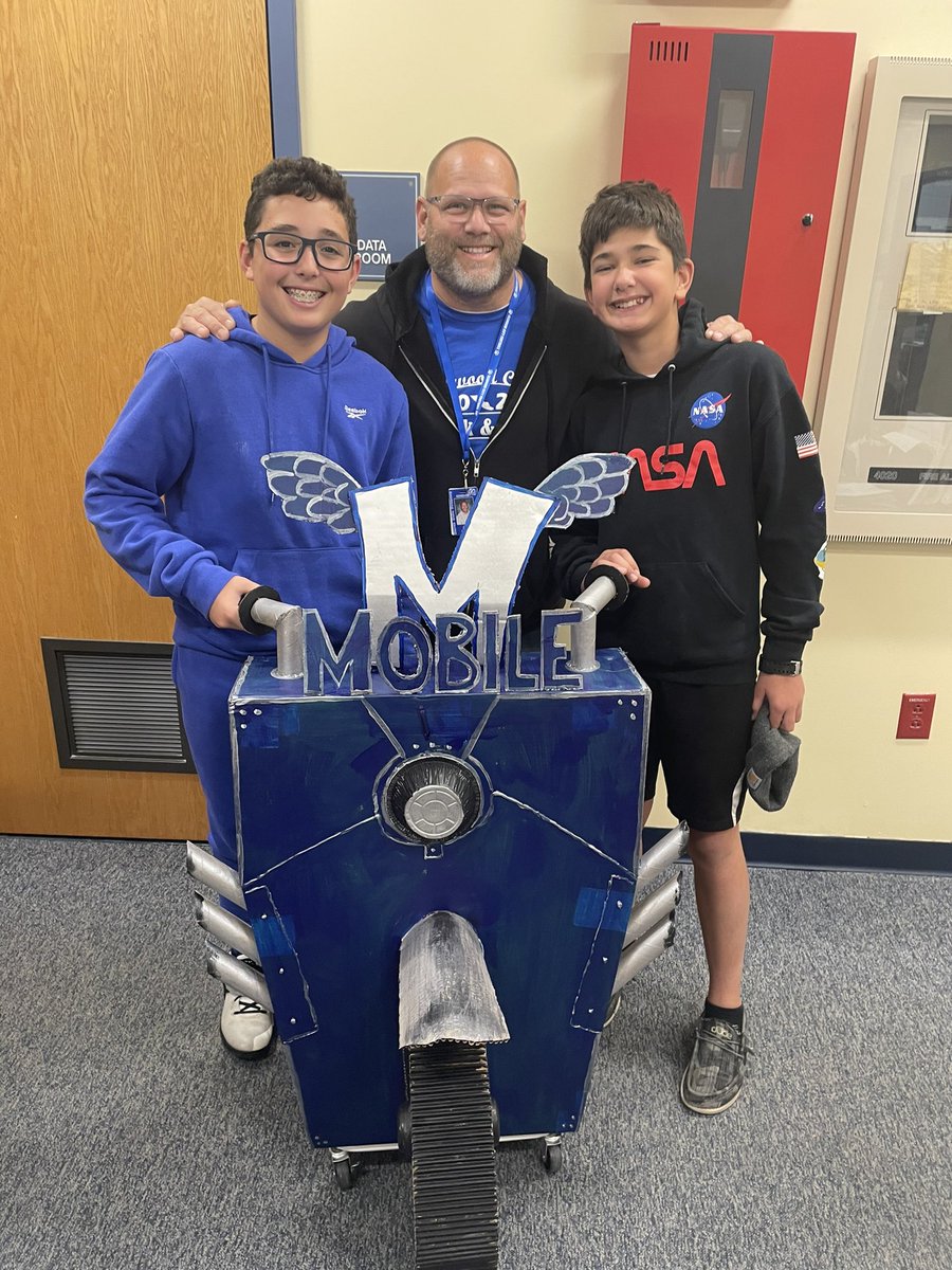 Christina tweet media