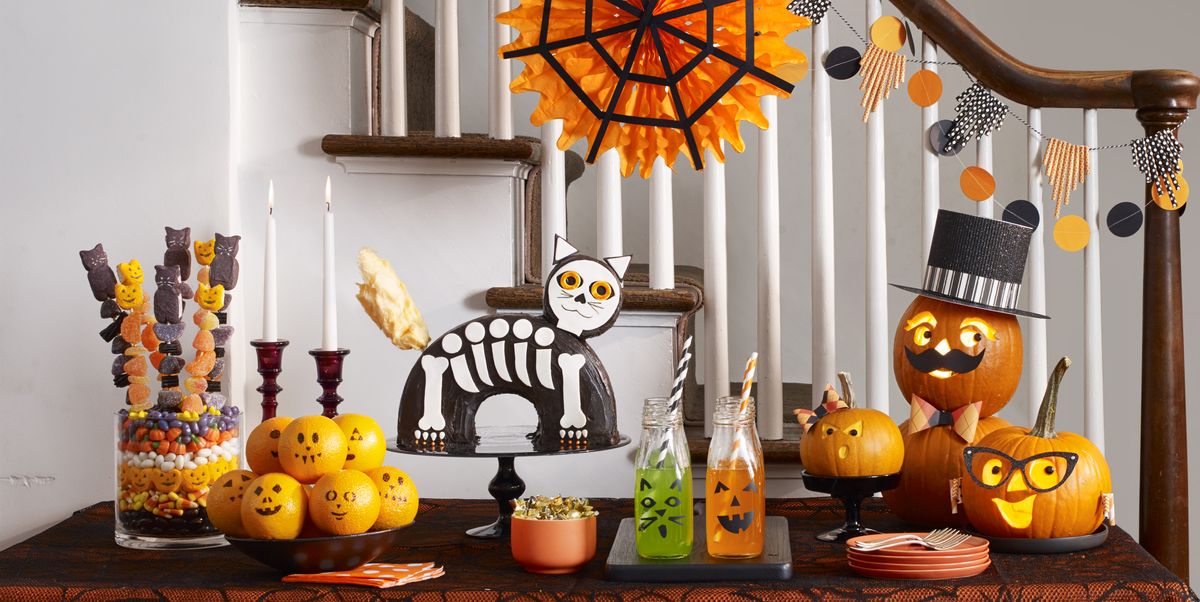 DMCcampcort's tweet photo. Happy Friday!! 🎉 Halloween is next week! What do you have planned for your Halloween party? 🎃👻
#Themedevent #Party https://t.co/vicrCTI7en
