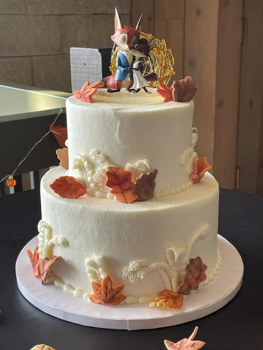 Just married~ 
🦊💍🐺