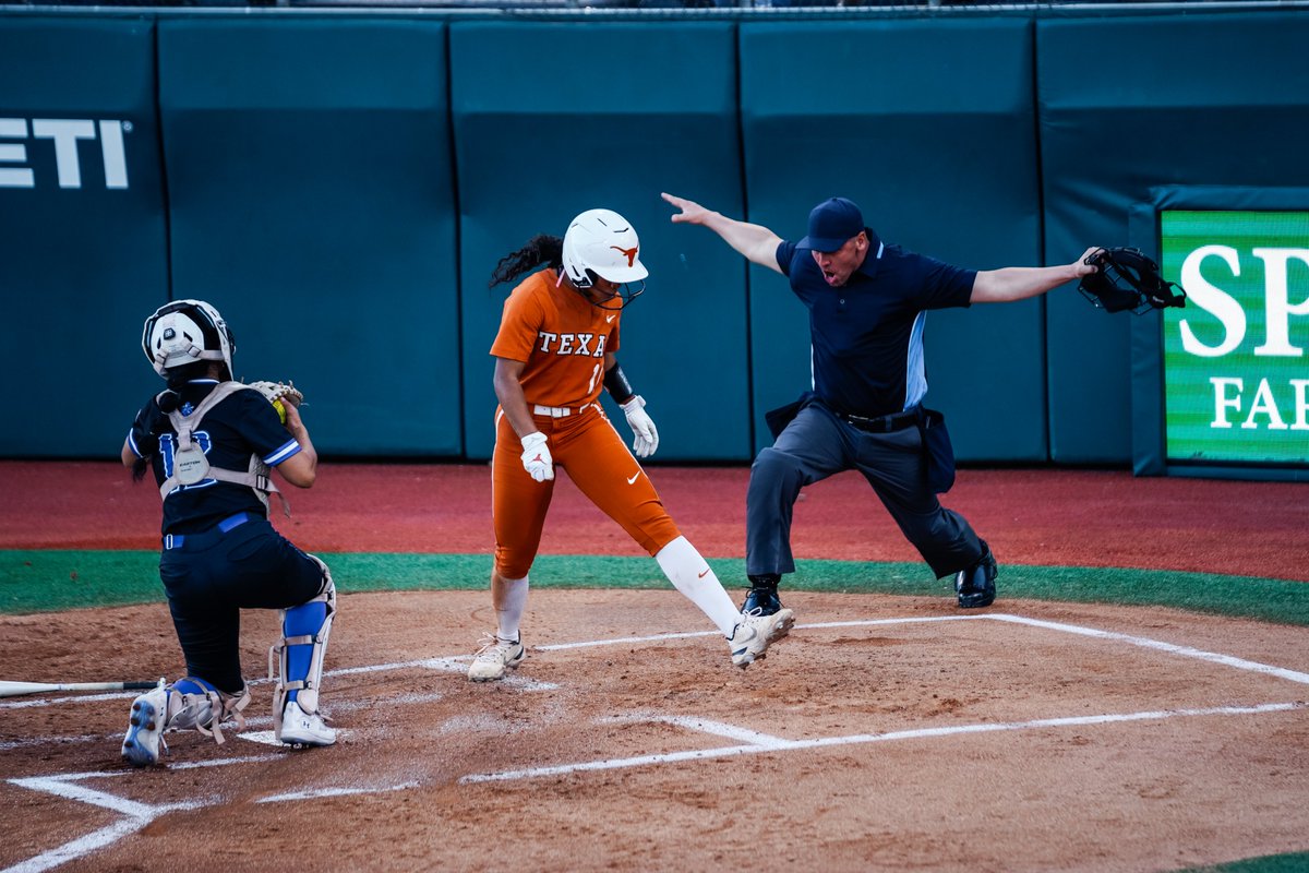 Texas Softball tweet media