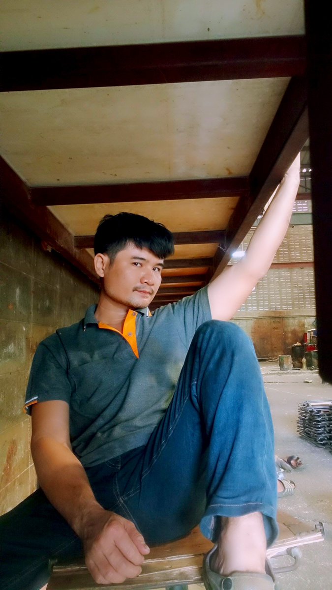 Toe1Ko's tweet photo. ပါနန်းပွဲက ဘယ်နာမှာလဲ။ ဒီညတော့ ဂျလစင်သွားဖို့ရှိတယ် https://t.co/zYzkm2vFWn