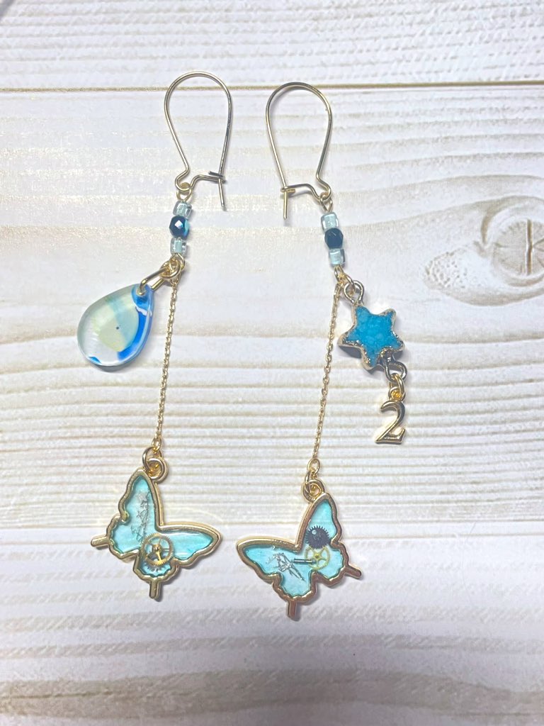 KondenAnen's tweet photo. 【お知らせ】
紅莉栖、オカリン、まゆり
ピアス
頒布価格¥1500を予定しています。現時点で2点ずつあります。(もしかしたら…増やせる……かもしれない)
#カオスゲートノーツ18 #カオスゲートノーツ #カオゲノ18 #カオゲノ #CGN18 #CGN 
#名梨のレジン #レジン https://t.co/3iFE0XtXAB