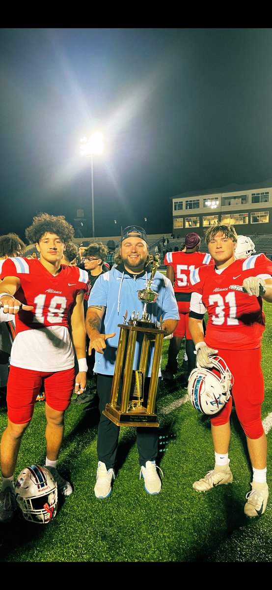 Regular Season✅
League Play✅
Backyard Brawl🏆

8-2…onto the playoffs, baby!

#GoAviators
<a href="/AviatorFootbal1/">AVIATOR FOOTBALL</a>