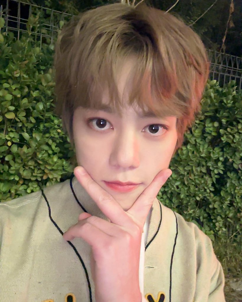 NFLYING_Arab's tweet photo. 221021||
تحديث انستقرام هون:
"كان اليوم ممتعًا بشكلٍ جنوني!😸"

🔗 https://t.co/He9shERSP4 https://t.co/LxPni9YCpe