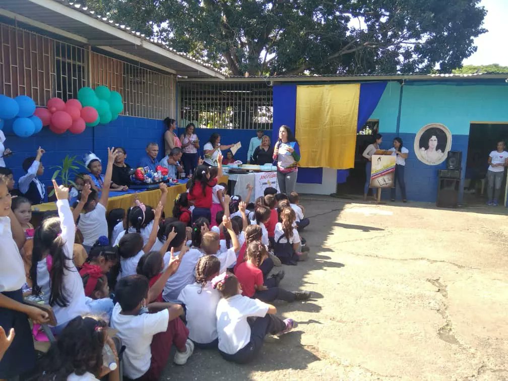 Indeport_'s tweet photo. #INDEPORT En el marco del proyecto formación de Valores realizado por nuestra dirección de Deporte Escolar fueron visitados tres planteles educativos para atender más de 350 niños.
@PrimitivoPsuv https://t.co/y3wWaBk3bu