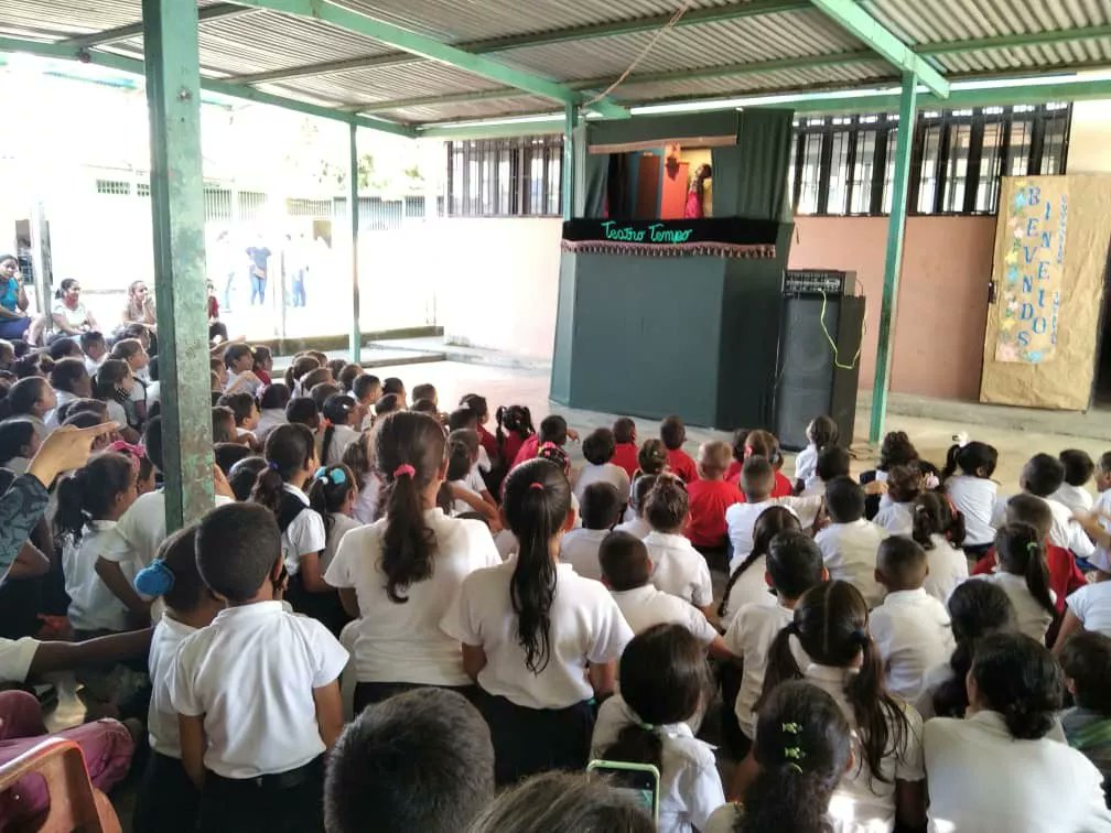 Indeport_'s tweet photo. #INDEPORT En el marco del proyecto formación de Valores realizado por nuestra dirección de Deporte Escolar fueron visitados tres planteles educativos para atender más de 350 niños.
@PrimitivoPsuv https://t.co/y3wWaBk3bu