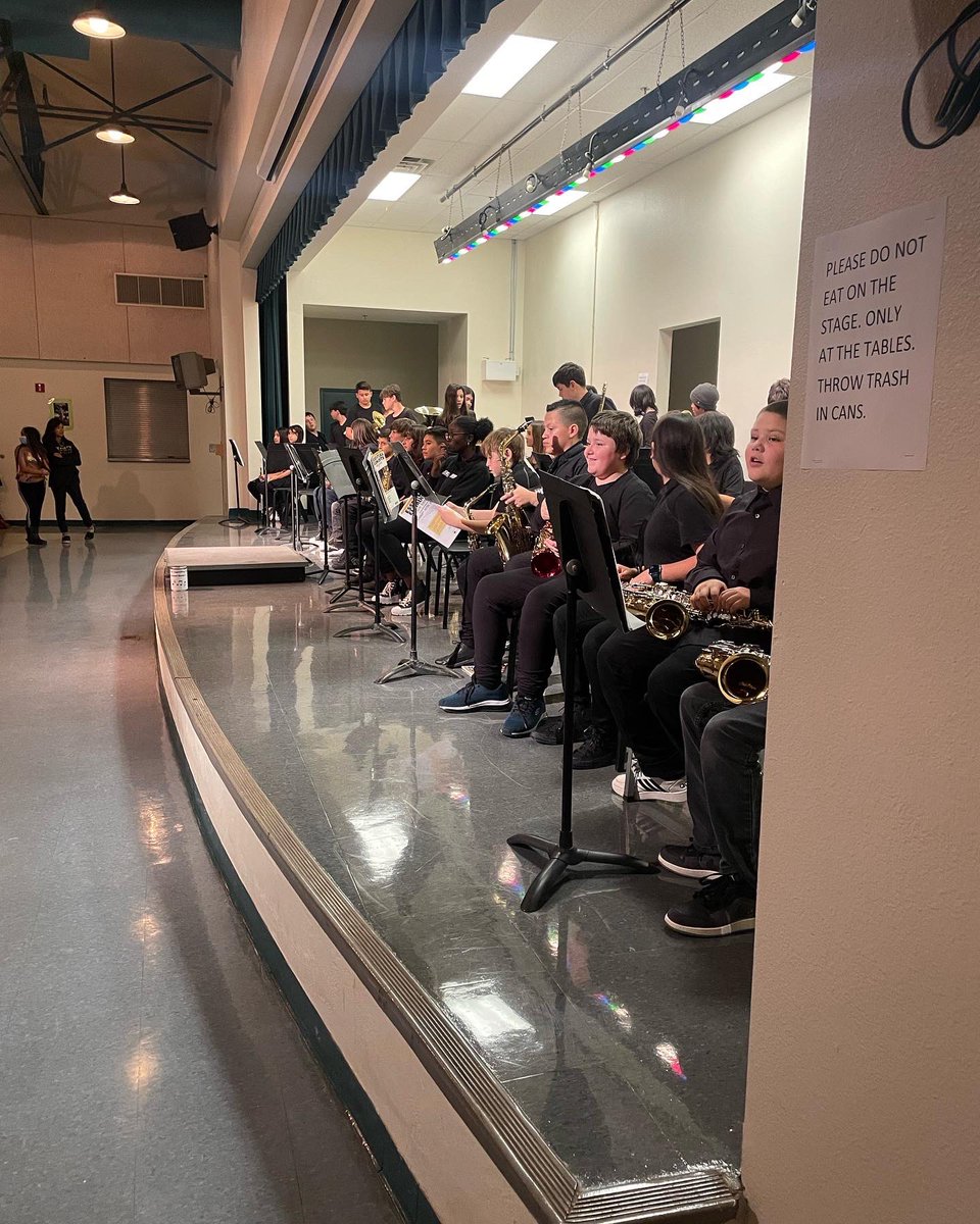 AHAHSprincipal's tweet photo. Ending the week with a live music scene!! TAFT BAND, beginning, intermediate and symphonic ladies and gentlemen. Excellent job tonight and congratulations to Mr. Harper on locking down his first concert ๐ต ๐ท๐บ๐ฏ๐ผ #easyweek @ABQschools https://t.co/wQUTgxegLN