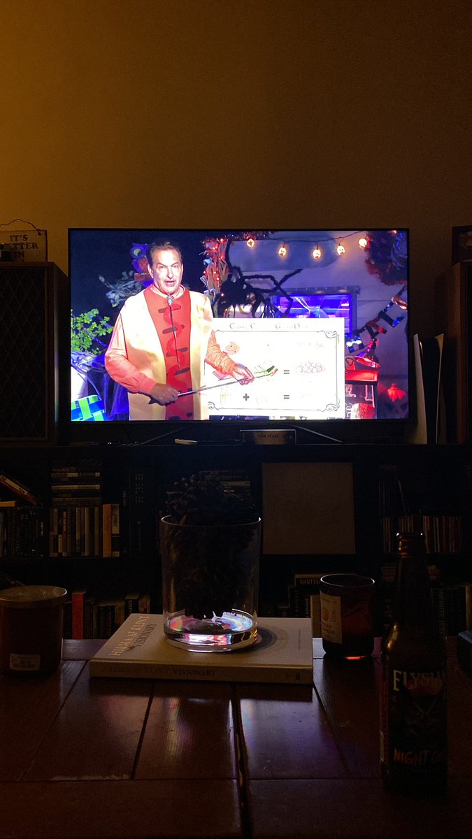 Look out hot dog man, you keep talking like that and Big Hershey is gonna come for your buns #MutantFam #TheLastDriveIn #Elvira <a href="/Shudder/">Shudder</a> <a href="/kinky_horror/">Diana “Darcy the Mail Ghoul” Prince 🎃💌</a> <a href="/SetDarcyFree/">Darcy T. Mailgrrrl</a> <a href="/therealjoebob/">Joe Bob Briggs</a>