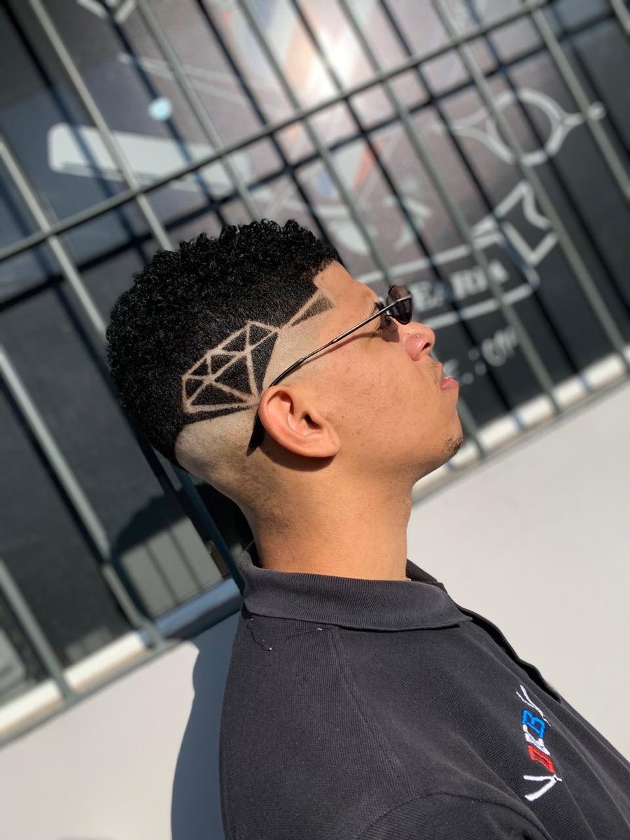 Disfarce De Favela °2020 tweet media