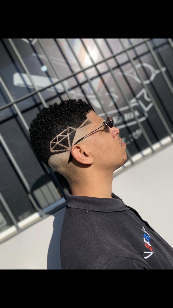 Disfarce De Favela °2020 tweet media