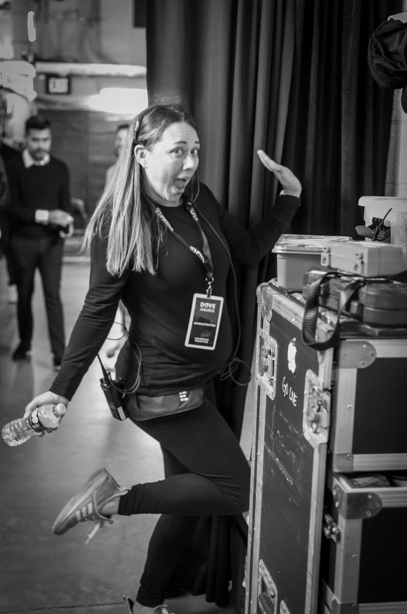 jenndillingham's tweet photo. Dove Awards 2022. It’s a lot of work in a small amount of time, but not too much to stop and POSE ✌🏼 #worklife #liveevents #justkeepswimming https://t.co/2VlqaWZ3fc