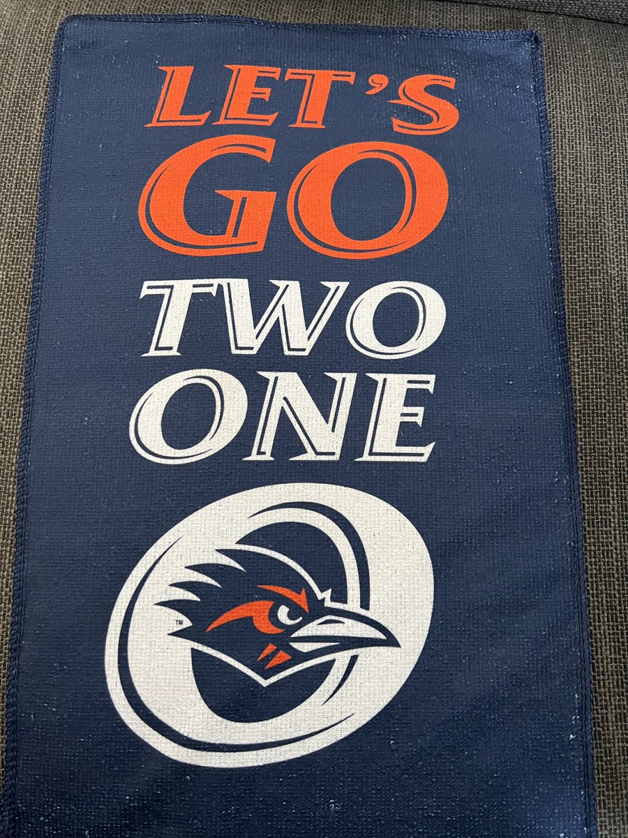 rowdyrealtor210's tweet photo. PLEASE SHARE!
We will be LIVE in lot B from 9-130 tomorrow in before the big game!!
As always we will be doing it big with @alamobeerco and @twang_official serving up cold ones all day!
#alamobeer
#fiercelyindependent #craftbrew #drinklocal
#sanantonio #craftbeer @Dosmeeps https://t.co/PvkNKNsaWP