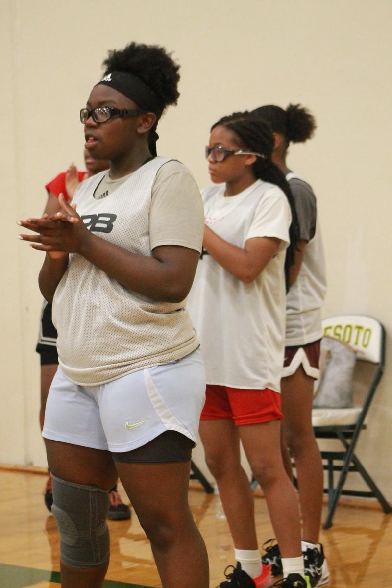 AssistReports's tweet photo. Young Lit N Turnt #TheRISE 
Zaria Howard 5’10 2027 Grace Prep
Was a treat to watch with her soft hands and great footwork. She has no problem Getting Physical 💪🏾👀 rebounded well and finished. Made the top 20 game showed she belonged. #TheAssistReports https://t.co/Q9DEGMsnCL