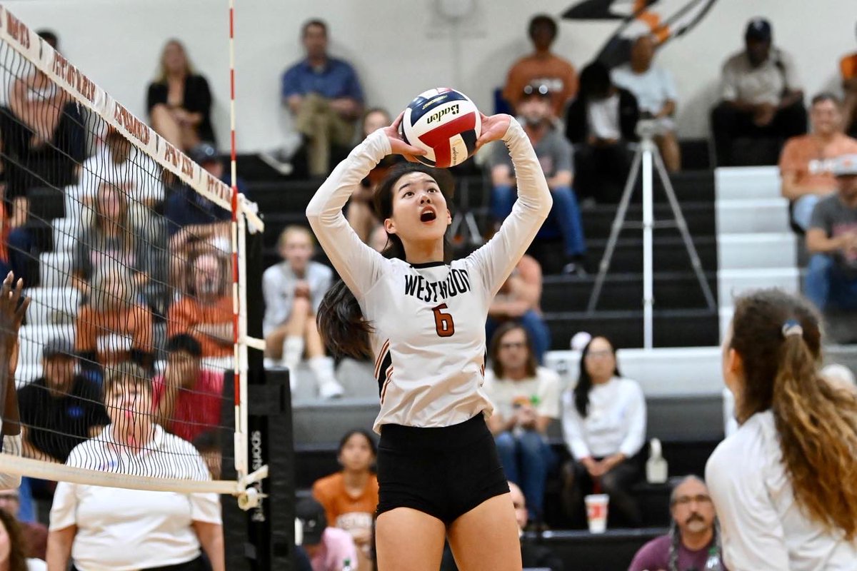 erinleephoto_'s tweet photo. Congrats to @WestwoodVball on their 3-0 homecoming win tonight over Stony Point!🧹🧡 @FlxAtx @coach_awood @westwoodsports1 https://t.co/cuFs7AYyEz