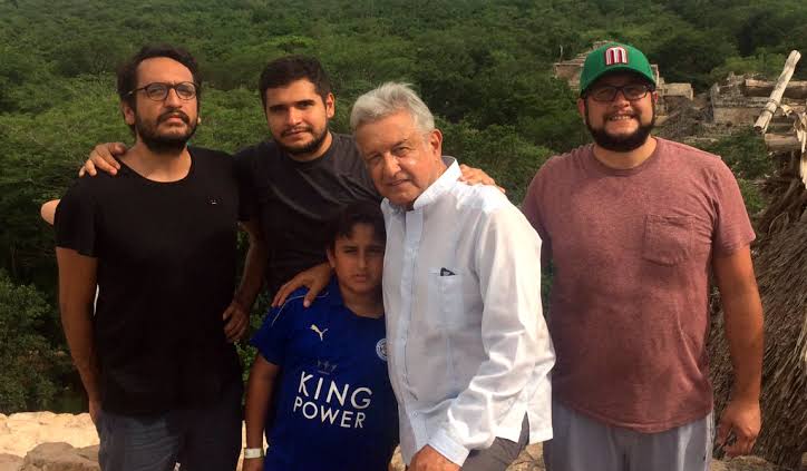 elduquerojo's tweet photo. El cartel "Los CASHetones de Macuspana" https://t.co/tQbTO68vmP
