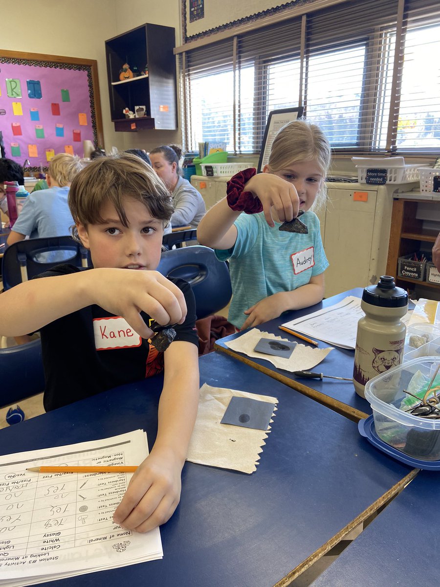 4_belpark's tweet photo. Students enjoyed and were highly engaged in our Rocks and Minerals in school field trip. 🪨 https://t.co/DLrLvnxJEQ