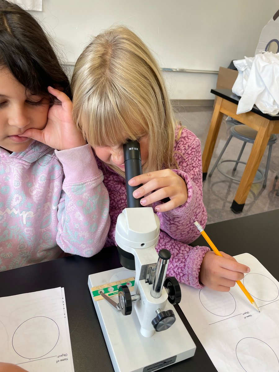 EPFosterSTEM's tweet photo. 1st and second grade scientists! #STEMeducation #YoungScientists https://t.co/f98aqAtBsw