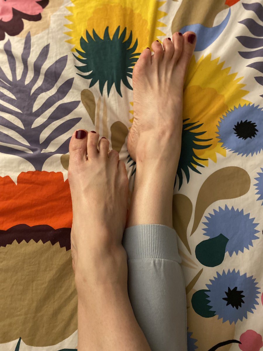 FeetFavors's tweet photo. Happy Fabulous Foot Fetish Friday to my friends! #feetfetiche #FOOTFETİSH #feetfinder #footfetısh #sexyfeet https://t.co/abkV1aZ0RR