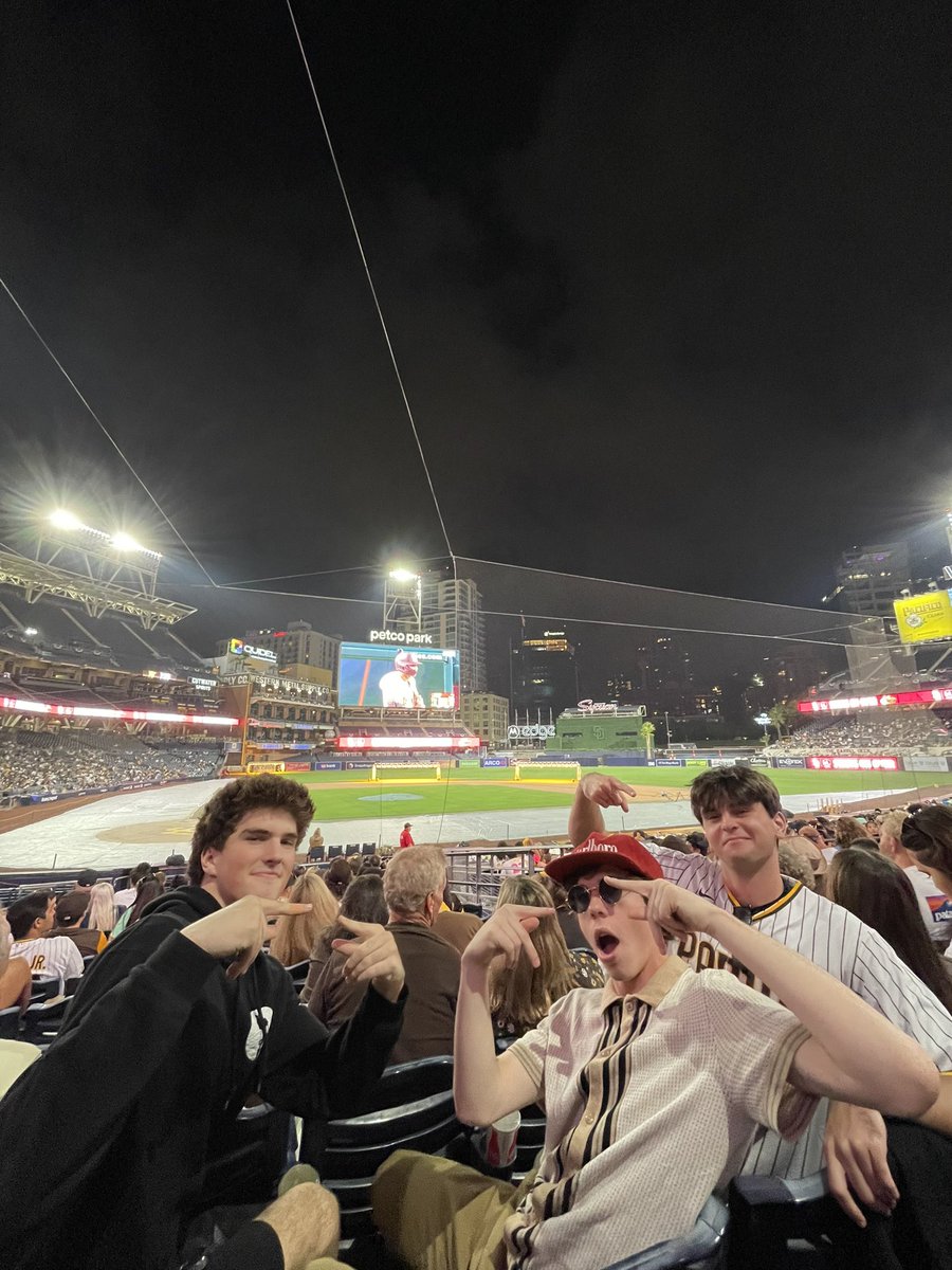 exter___'s tweet photo. #fazeup #TimeToShine #MidnightsTaylorSwift #dreamminecraft WWWW https://t.co/OB9by4BZTQ