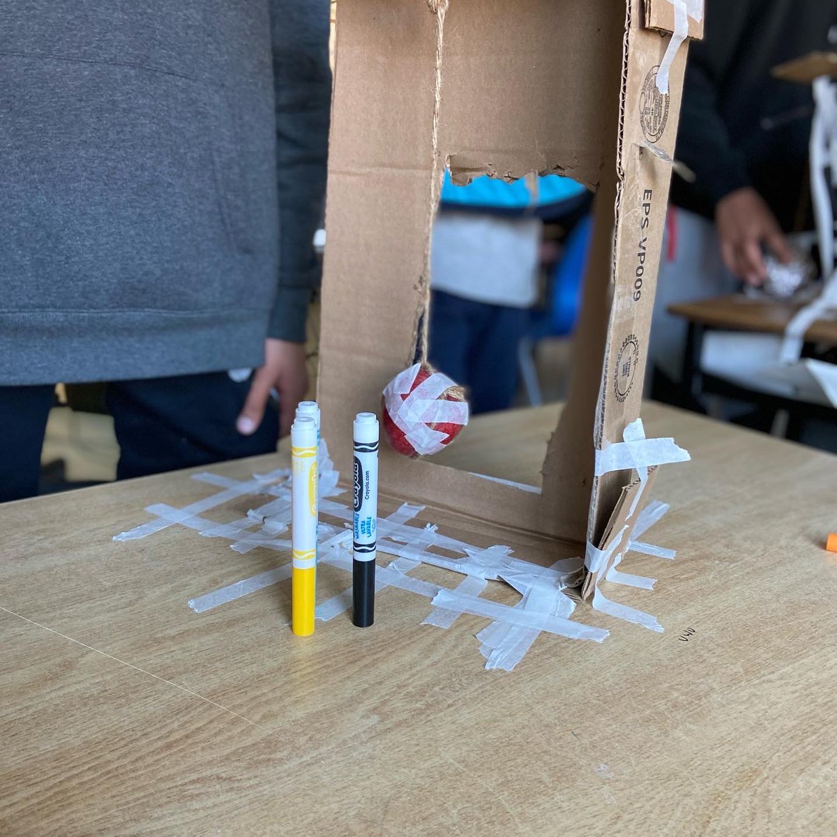 Hollowaysclass's tweet photo. #steamlearning day “Wrecking Ball aka 🍎 Challenge”. No #foodlandontario 🍎 we’re wasted in this challenge #applesauce. #steamclassroom #weeklychallenges #handsonlearning #grade8 @BalmoralDrivePs https://t.co/N2AWUeAXEJ