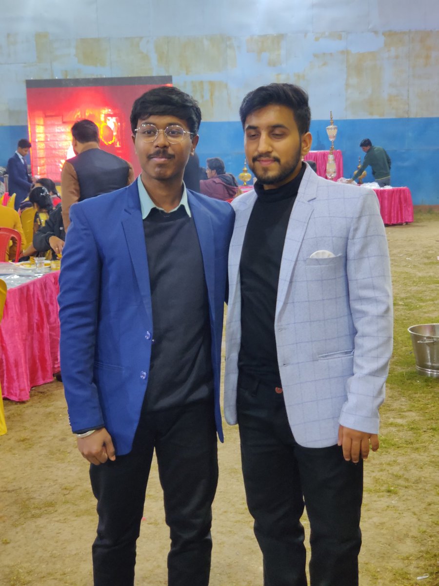aashhuuu's tweet photo. @riishankk Haa Dikh Rahaa hai Thaka Thaka https://t.co/Xh4gvzYQhH