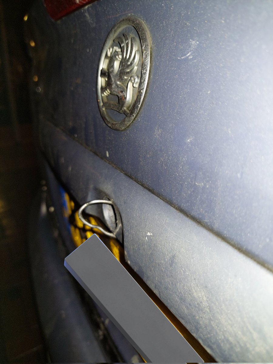 NSRAPT's tweet photo. Vehicle stopped by colleagues on NRT3 @IpswichPolice after it drove through a no entry on a one way street. Also missing wheel nuts, different sized tyres and the boot doesn't lock so flaps open revealing an insecure load.#pc854 #pc1629 #pc909 #pc1880 https://t.co/ZCrfwmM0nO