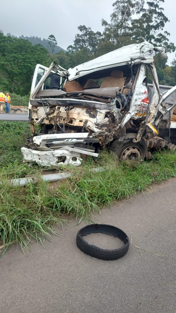 ms_tourist's tweet photo. If you are driving to Durban from   Gauteng this festive, please take Cedara just after Howick or Hilton. That way you can avoid this death trap called “ Town  Hill” on Peter Brown drive. Almost every week there is a fatal accident here. Please remember to avoid this stretch 🙏🏾 https://t.co/0BYiCSkk47