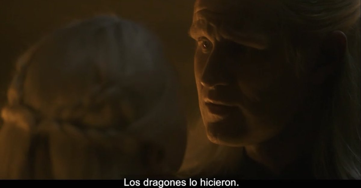ElizabLes's tweet photo. Las que andan criticando esta escena son mujeres😣. Acaso no entienden que el único que sabe toda la pt guerra sucia que hacen, cómo están manipulando a Rae, como se burla de su “sangre”y nota que está imitando a su hermano que solo fue un títere de otto. #HouseOfDragon https://t.co/wHZIsqXA8E