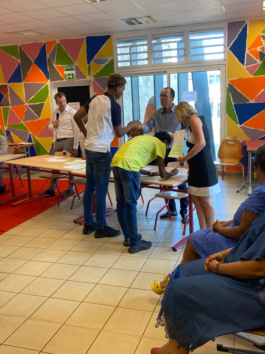 Cérémonie républicaine officielle de remise de diplômes du DNB et du CFG - session 2022 . 📚🧑‍🎓🎉