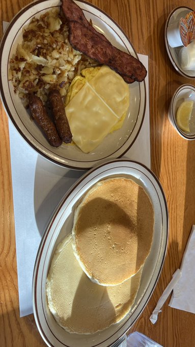 Cheat Day!🥰  . . #Foodie #yummy https://t.co/i8ZFtwlyFZ<a href="/tag/foodie"class="tags">#Foodie</a><a href="/tag/yummy"class="tags">#yummy</a>