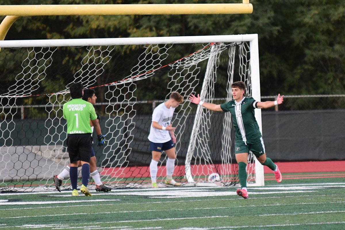 RHSphotographer's tweet image. Rockets strike first, a minute and a half in.