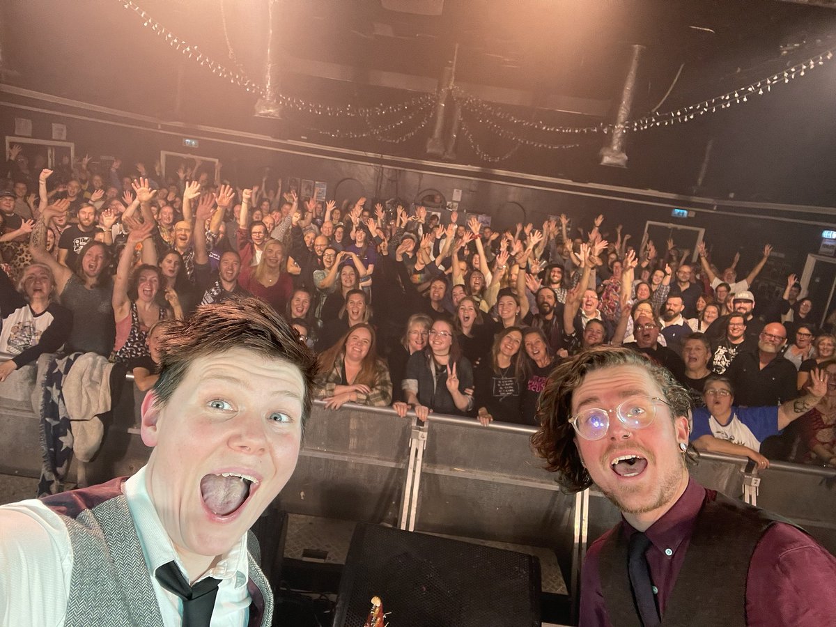 PORTSMOUTH! Fast becoming one of my favourite places to play! Adored tonight. Sorry for doing an hour and a half second set (!) but I was having too much fun. We love you. X