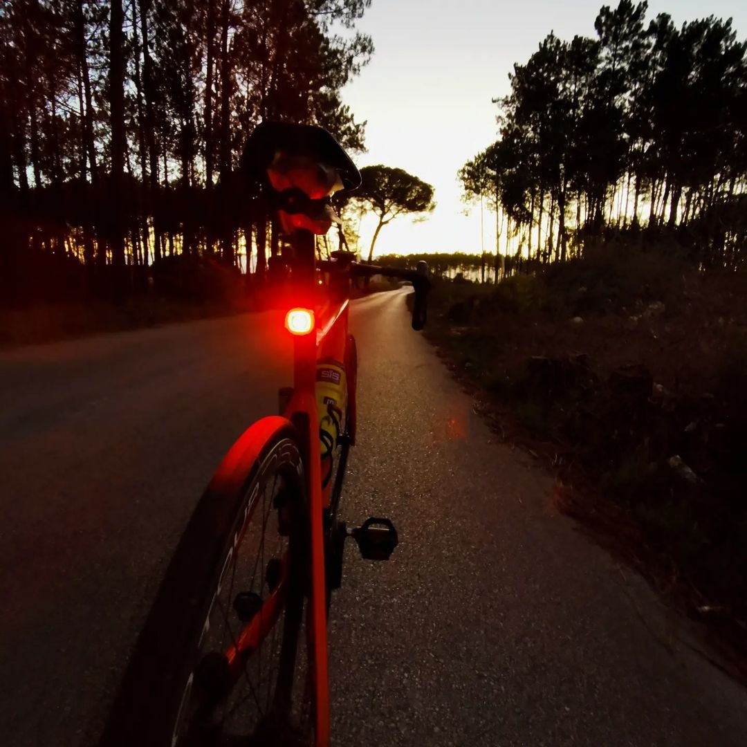 MagicshineL's tweet photo. Migicshiners, happy Friday! Next week we will release a new product. Please stay tuned!👊
#magicshine #seemee200
#cyclingglasses https://t.co/1Aa3yl11mF