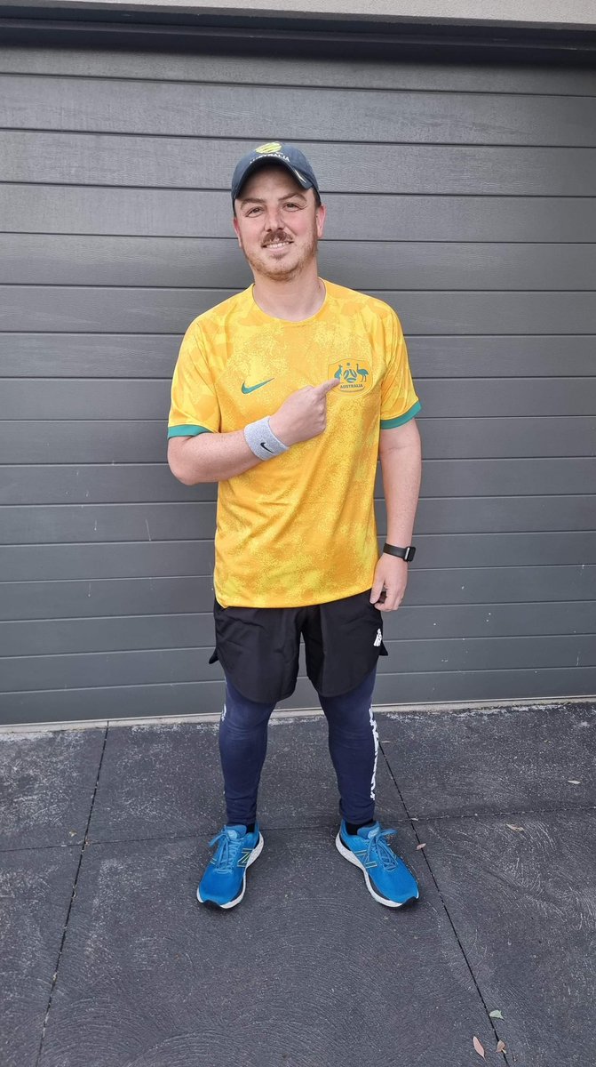 Hey @socceroos, I’m heading to NYC in 10 days, to run the <a href="/nycmarathon/">TCS New York City Marathon</a> wearing my @socceroos kit (my 1st &amp; last marathon) then flying to Qatar to support AUS. How many likes/retweets to upgrade my jersey to a players kit with Dry-fit technology to give me an edge?