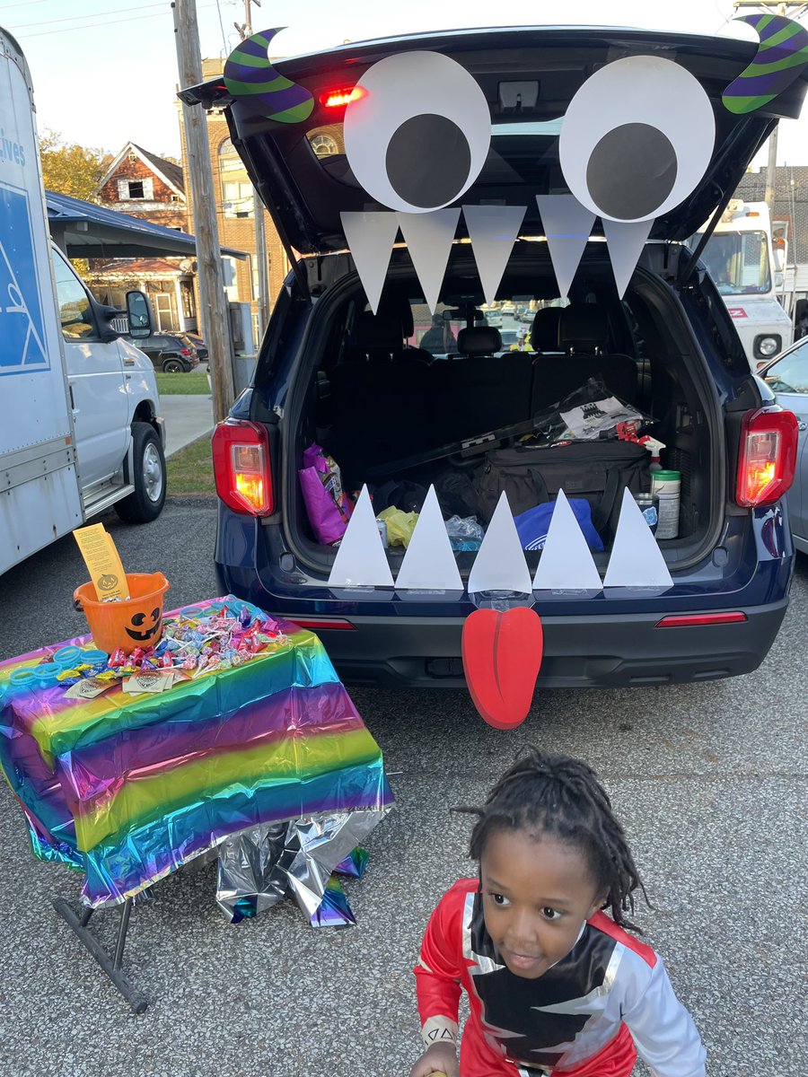 PGHTransitPD's tweet photo. Tonight Sgt. Ciocco was with @AlleghenyCoPD Officer Joe and @alleghenybadge Deputy Tarap at the Rankin Christian Center for Trunk or Treat. #ACCAPT https://t.co/dWoYQvqAa5