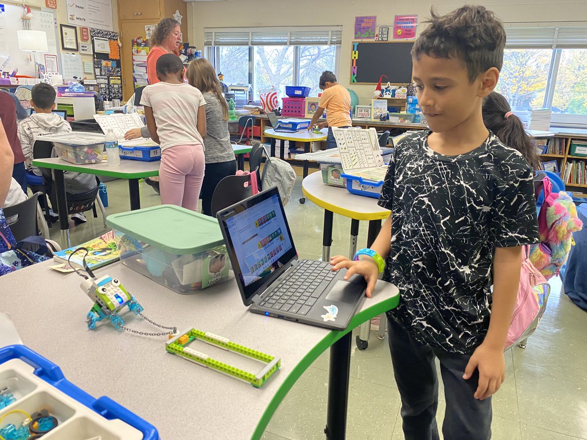 All systems GO with Lego wedo robots!
