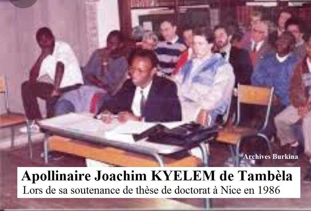 ArchivesBurkina's tweet photo. Le Premier ministre de la transition il y a 36 ans.

Me Apollinaire Joachim KYELEM de Tambèla est Docteur en droit, Avocat au barreau du Burkina Faso, chargé d'enseignement à l'Université de Ouagadougou et à l'École nationale d'administration et de magistrature (en 2007). https://t.co/cpY4TQ6mbm
