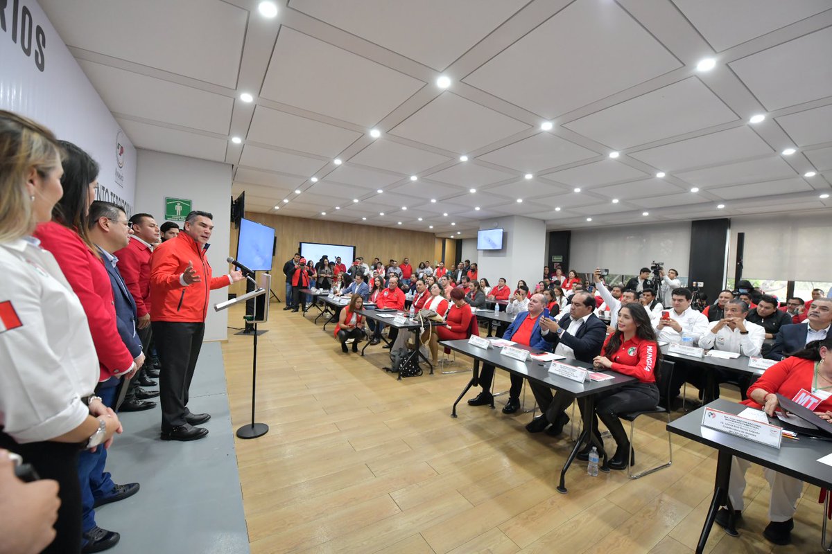 PRI_Nacional's tweet photo. El @MT_Nacional es una organización viva, activa y participativa, que trabaja permanentemente en el territorio, encabezando causas y luchando junto a la ciudadanía por un mejor país.
¡Su trabajo ejemplar merece todo nuestro reconocimiento! https://t.co/SBKvnqbxrh