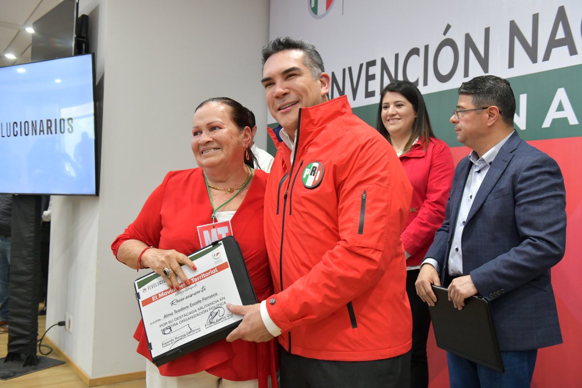 PRI_Nacional's tweet photo. El @MT_Nacional es una organización viva, activa y participativa, que trabaja permanentemente en el territorio, encabezando causas y luchando junto a la ciudadanía por un mejor país.
¡Su trabajo ejemplar merece todo nuestro reconocimiento! https://t.co/SBKvnqbxrh