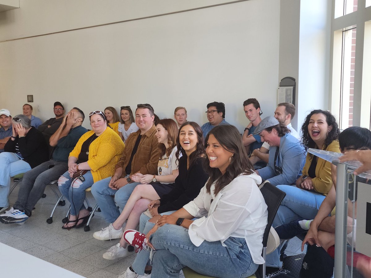 jnevalga's tweet photo. Alums in the front, students in the back...the KOMU Real World Homecoming Luncheon is back! 🙌🏽 Happy Homecoming Mizzou! #Miz @mujschool https://t.co/p9rV7dT8fJ