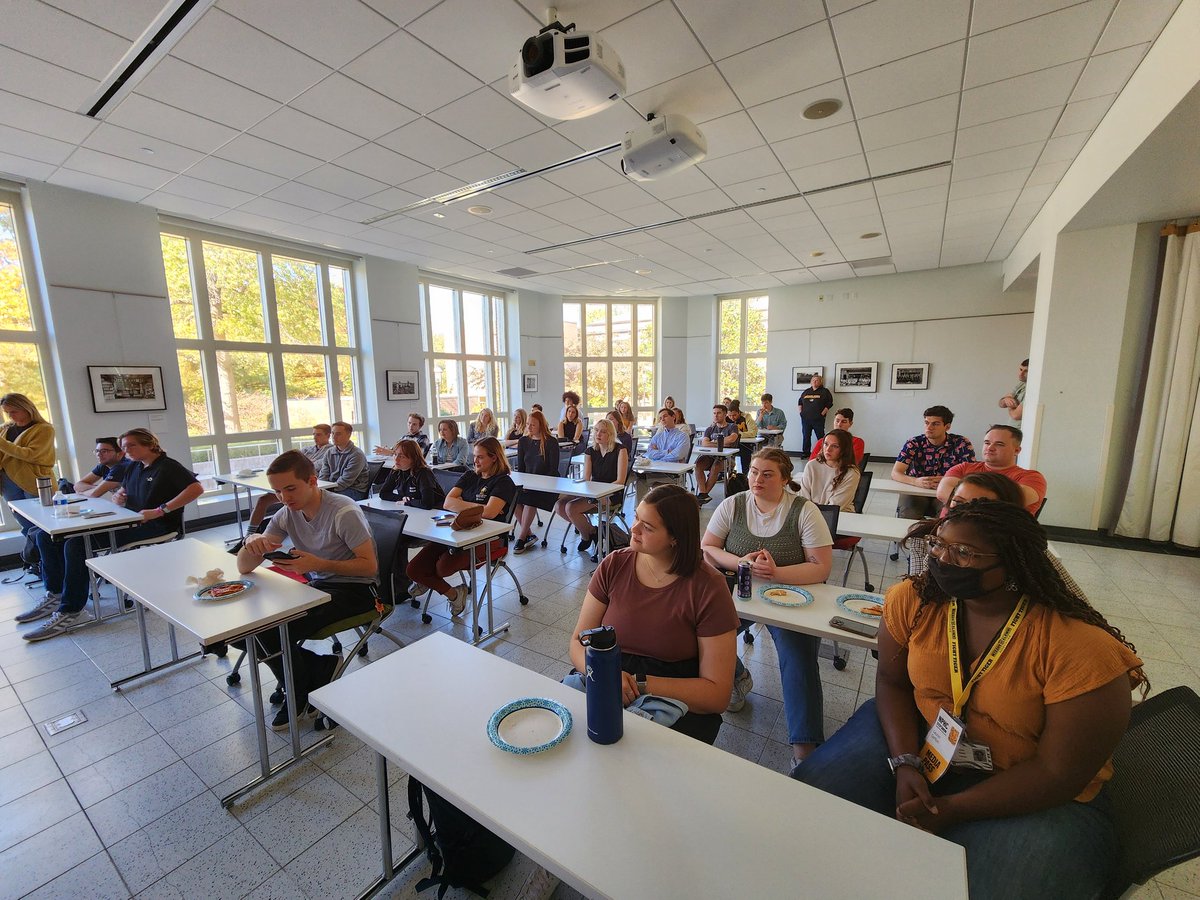 jnevalga's tweet photo. Alums in the front, students in the back...the KOMU Real World Homecoming Luncheon is back! 🙌🏽 Happy Homecoming Mizzou! #Miz @mujschool https://t.co/p9rV7dT8fJ