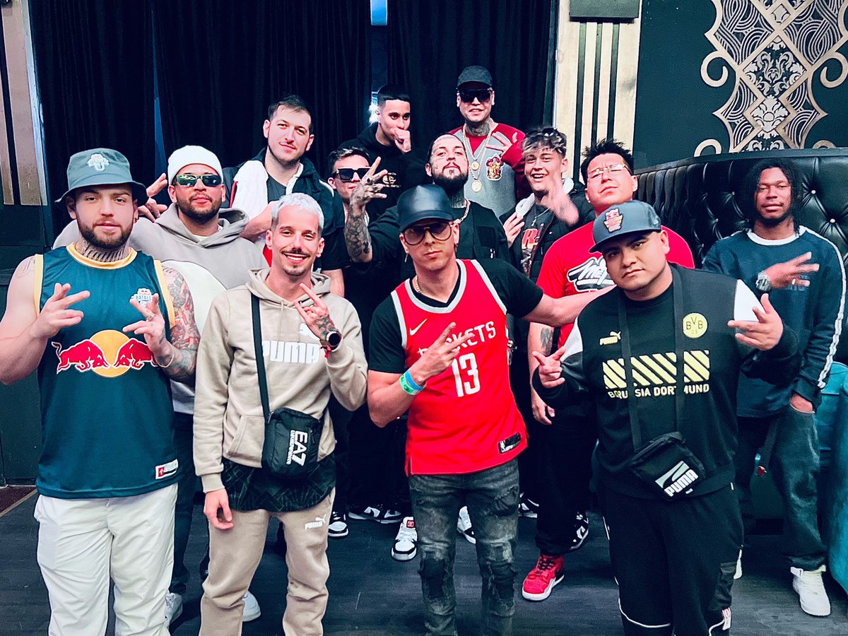 dinastiamelo's tweet image. Los Campeones van con los campeones 🏆 @aczino @SkoneBigFish @chutyvk